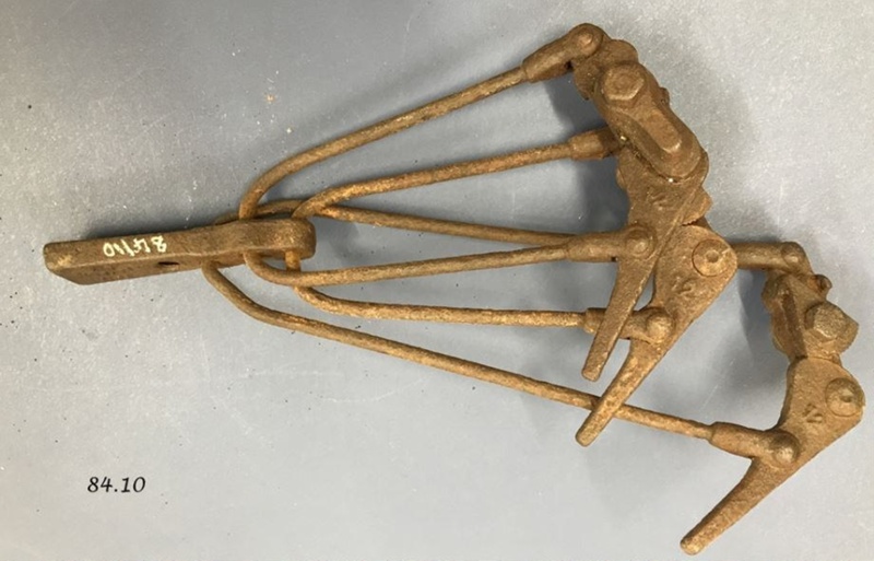 Wire strainers; Donald; 1940ca; 84.10 on NZ Museums