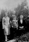 Photo: Mrs Martin's daughter, Mabel Martin, Grannie Marshall, Mabel Martin's grandson; 11/162 Photo: Mrs Martin's daughter, Mabel Martin, Grannie Marshall, Mabel Martin's grandson; 11/162