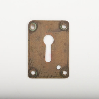Small brass keyhole plate; 2017.8.3