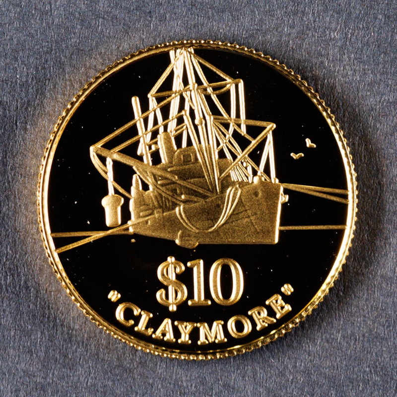 Reserve Bank of New Zealand 2000 Ten Dollars Claymore on NZ Museums