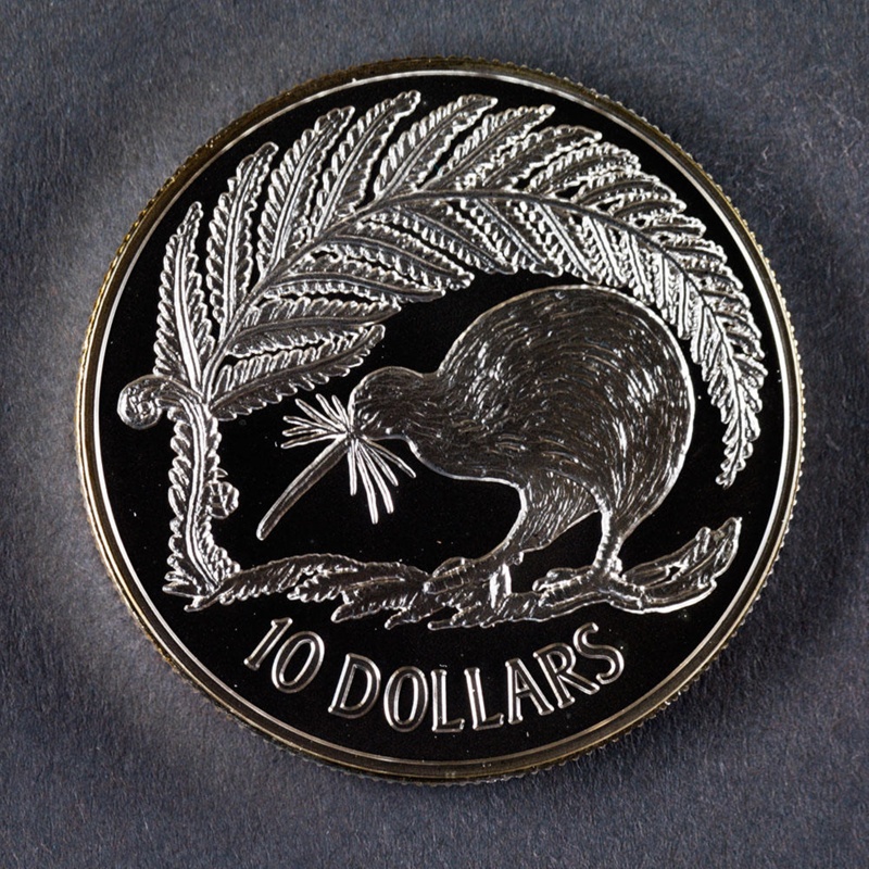 Reserve Bank of New Zealand 1998 Ten Dollars Kiwi Silver on NZ Museums