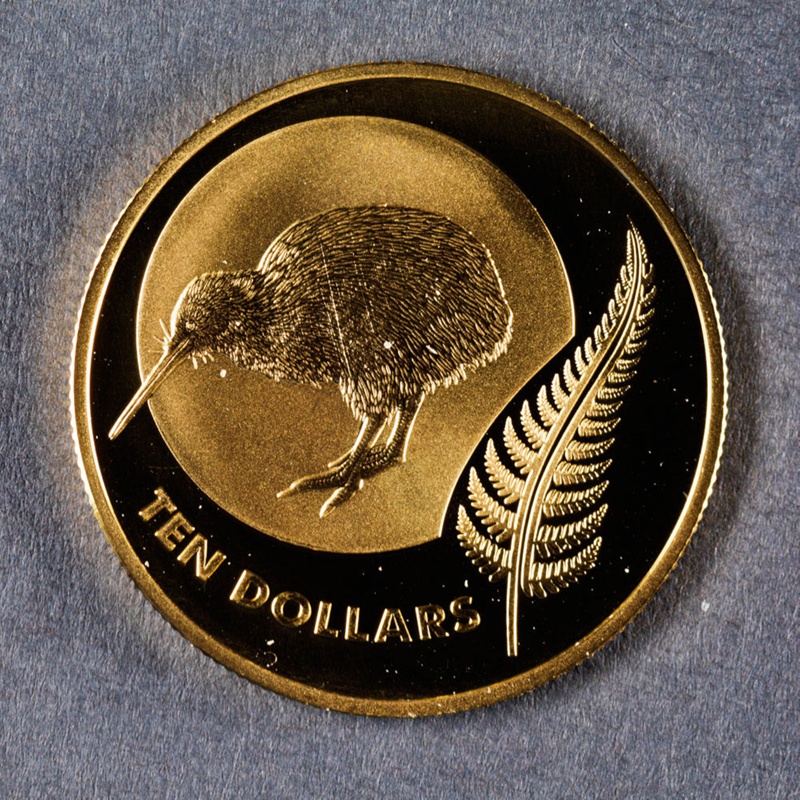 Reserve Bank of New Zealand 2011 Ten Dollars Kiwi Gold | eHive