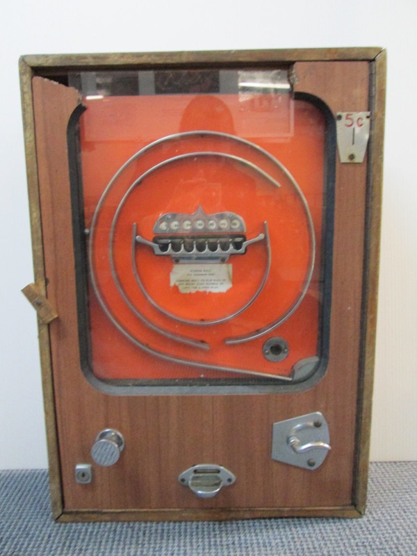 Pin or Flipper Ball Machine; 01/2010/1551 The New Brighton