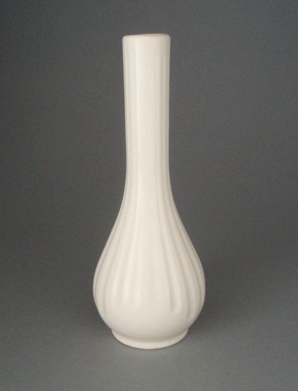 Bud vase; Crown Lynn Potteries Limited; 1962-1969; 2008.1.796