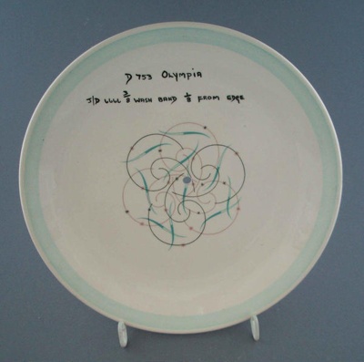 Cake plate - Olympia pattern sample; Crown Lynn Potteries Limited; 1958-1965; 2009.1.1101