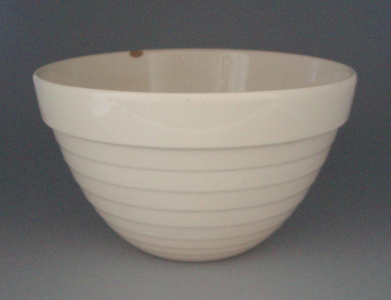 Basin; Crown Lynn Potteries Limited; 1955-1989; 2008.1.2065