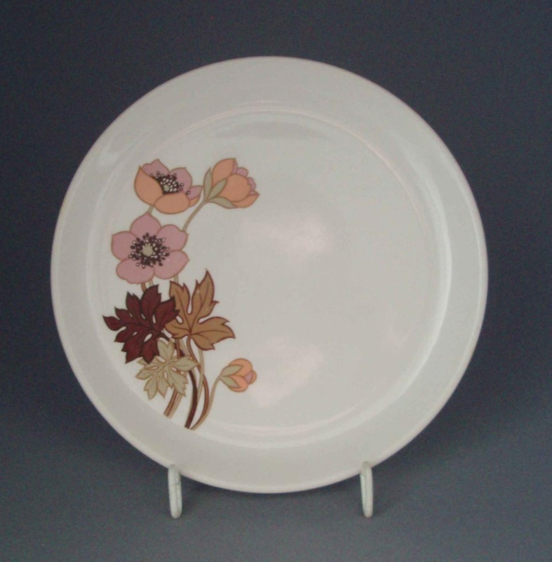 Bread and butter plate - floral; Crown Lynn Potteries Limited; 1982-1989; 2008.1.734 Bread and butter plate - floral; Crown Lynn Potteries Limited; 1982-1989; 2008.1.734