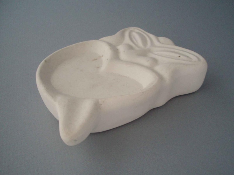 Ashtray - bisque; Crown Lynn Potteries Limited; 1980-1989; 2008.1.398