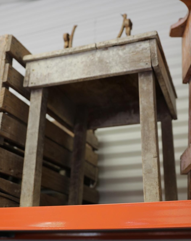 Pipe working stool; 2015.1.15.1-2