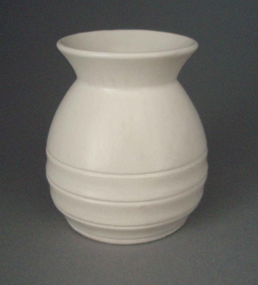 Vase; Crown Lynn Potteries Limited; 1960-1969; 2008.1.792