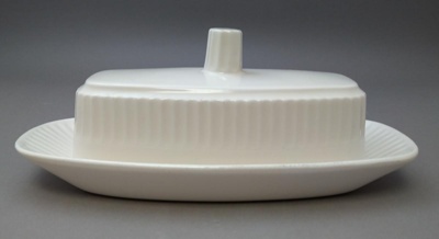 Butter dish and lid - Apollo; Crown Lynn Potteries Limited; 1970-1975; 2016.48.57