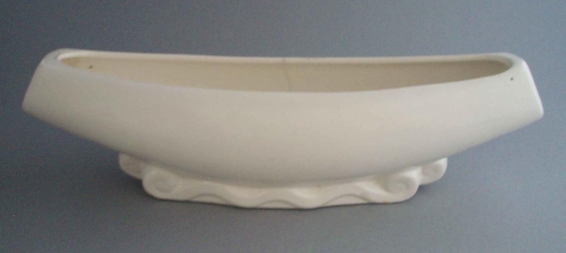 Trough; Crown Lynn Potteries Limited; 1945-1955; 2008.1.922
