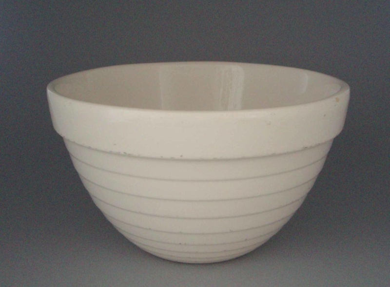 Basin; Crown Lynn Potteries Limited; 1955-1989; 2008.1.2068