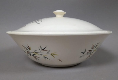Tureen - Green bamboo pattern; Crown Lynn Potteries Limited; 1962-1975; 2016.48.66