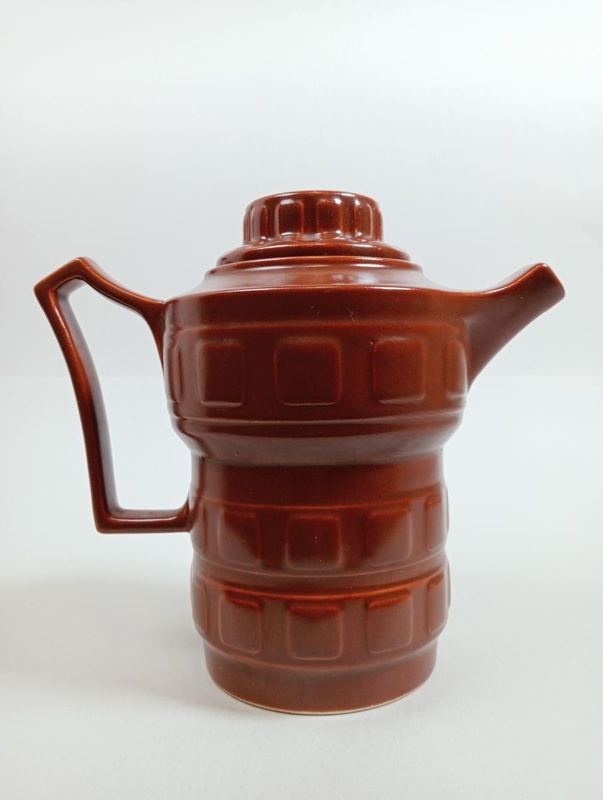 Coffee Pot - Titian; Crown Lynn Potteries Limited; 1977; 2016.48.71