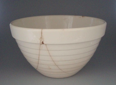 Basin; Crown Lynn Potteries Limited; 1955-1989; 2008.1.2059