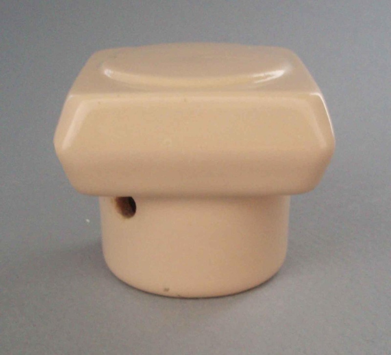 Tap handle; Crown Lynn Technical Ceramics Limited; 1950-1975; 2008.1.685