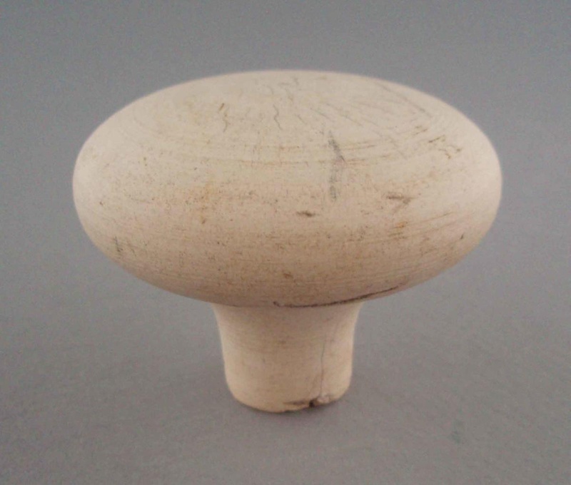 Door handle - bisque; Crown Lynn Technical Ceramics Limited; 1964-1989; 2008.1.678