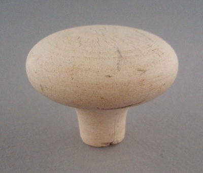 Door handle - bisque; Crown Lynn Technical Ceramics Limited; 1964-1989; 2008.1.678