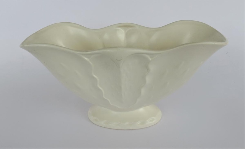 Vase - 605; Crown Lynn Potteries Limited; 1960-1975; 2016.48.39