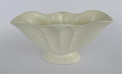 Vase - 605; Crown Lynn Potteries Limited; 1960-1975; 2016.48.39