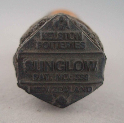 Backstamp - Sunglow; Crown Lynn Potteries Limited; 1965-1975; 2008.1.2184