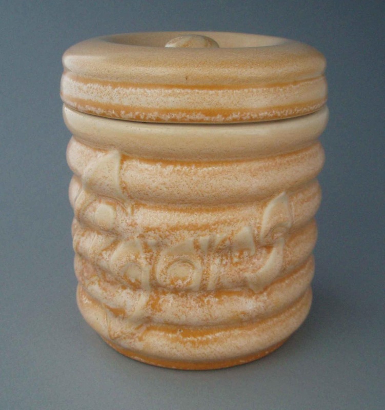 Cigar jar and lid; Crown Lynn Potteries Limited; 1950-1955; 2008.1.424.1-2 Cigar jar and lid; Crown Lynn Potteries Limited; 1950-1955; 2008.1.424.1-2