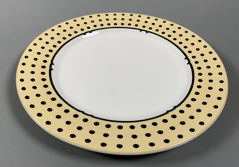 Dinner plate - Florence pattern; Crown Lynn Potteries Limited; 1988-1989; 2016.17.7 Dinner plate - Florence pattern; Crown Lynn Potteries Limited; 1988-1989; 2016.17.7