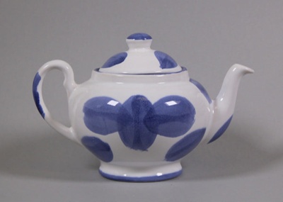 Teapot; Studio Ceramics NZ Ltd; 2017.1.237