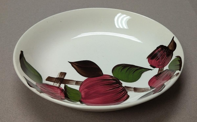 Soup bowl - Gina pattern; Crown Lynn Potteries Limited; 1960-1969; 2016.48.142