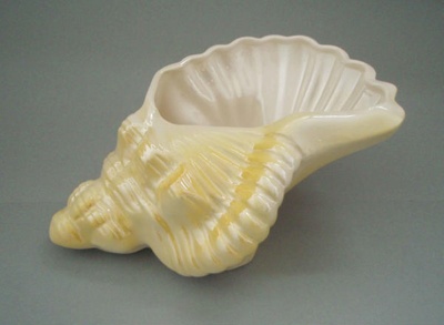 Vase - shell; Unknown; 1946-1960; 2008.1.203