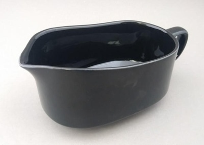 Gravy boat - Florence pattern; Crown Lynn Potteries Limited; 1988-1989; 2016.17.2