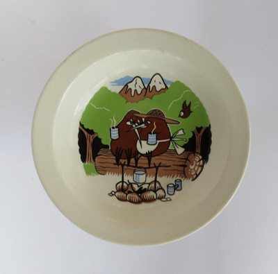 Bowl - Kiwi family; Crown Lynn Potteries Limited; 1980s; 2016.48.139