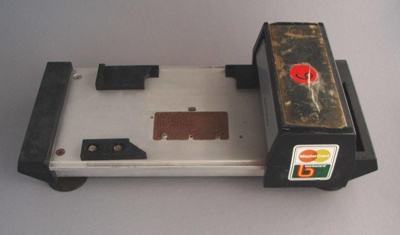 Credit card reader; Bartizan Corporation; 1980-1989; 2009.1.1800