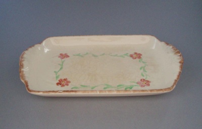 Dish; Crown Lynn Potteries Limited; 1950-1965; 2008.1.1438