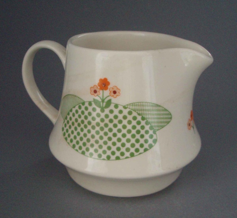 Cream jug - country scene; Crown Lynn Potteries Limited; 1982-1989; 2008.1.1545 Cream jug - country scene; Crown Lynn Potteries Limited; 1982-1989; 2008.1.1545