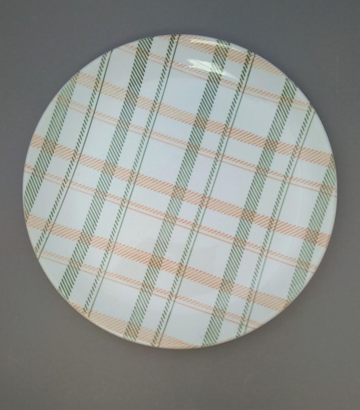 Dinner plate - Tam 'o Shanter pattern; Crown Lynn Potteries Limited; 1960-1969; 2016.48.130