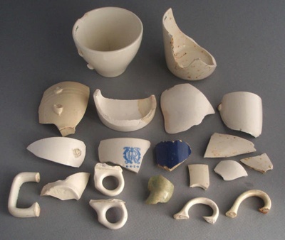 shards; Crown Lynn Potteries Limited; 1930-1970; 2009.1.1678.1-20