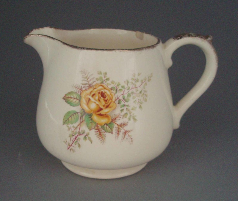 Cream jug - floral; Crown Lynn Potteries Limited; 1961-1971; 2008.1.2690 Cream jug - floral; Crown Lynn Potteries Limited; 1961-1971; 2008.1.2690