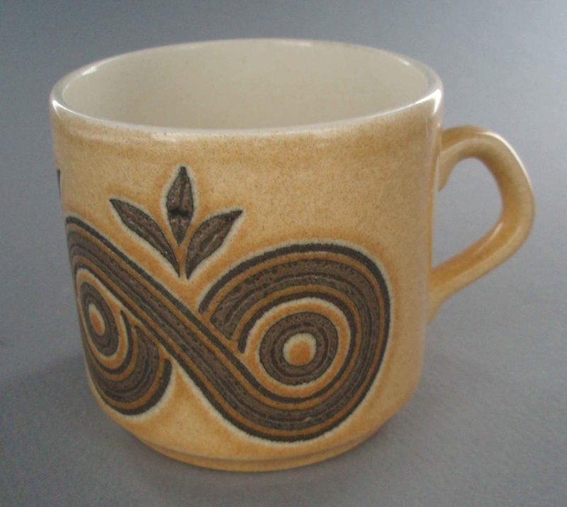 Cup; Crown Lynn Potteries Limited; 1975-1985; 2009.1.684