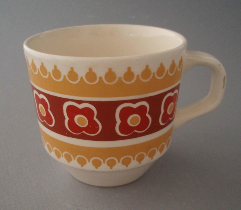 Cup - Arizona pattern; Crown Lynn Potteries Limited; 1968-1972; 2009.1.714
