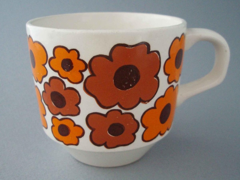 Cup - Carnaby pattern; Crown Lynn Potteries Limited; 1967-1972; 2008.1.1858