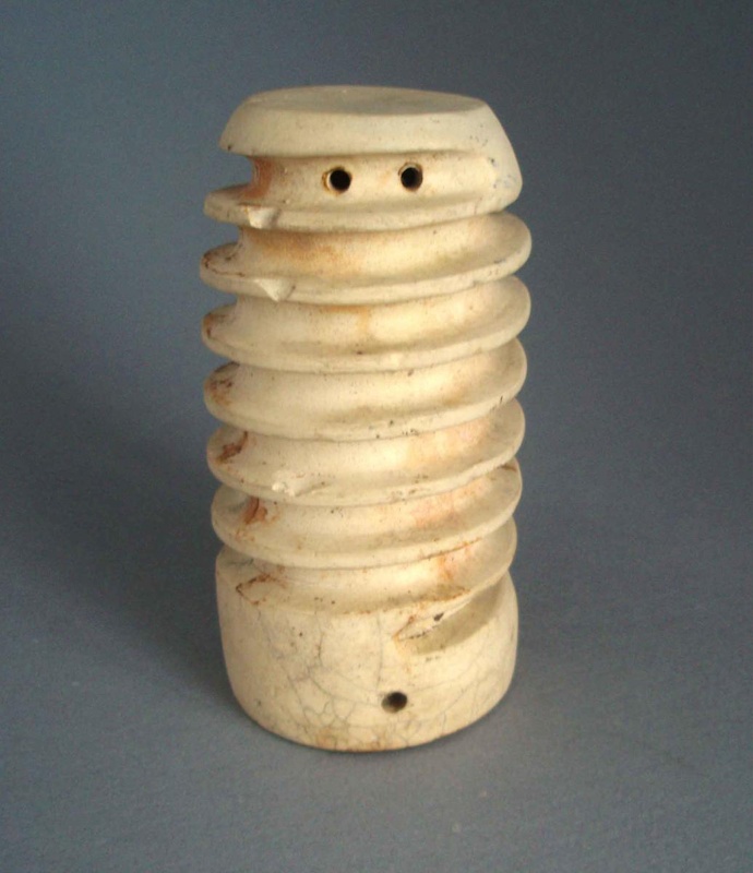 Electrical insulator; Crown Lynn Technical Ceramics Limited; 1940-1960; 2009.1.2016