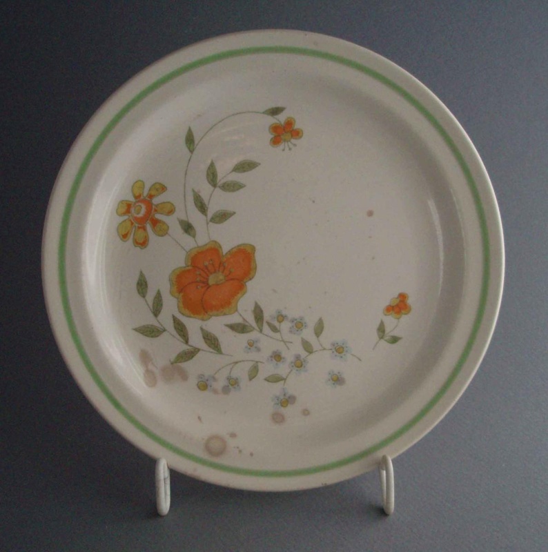 Bread and butter plate - Springflower pattern; Crown Lynn Potteries Limited; 1979-1989; 2008.1.1146 Bread and butter plate - Springflower pattern; Crown Lynn Potteries Limited; 1979-1989; 2008.1.1146