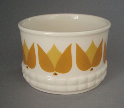 Sugar bowl - floral; Titian Potteries (1965) Limited; 1971-1980; 2008.1.849