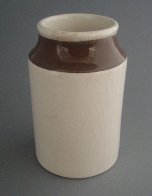 Ball point pen jar; Crown Lynn Potteries Limited; 1969-1989; 2008.1.1800