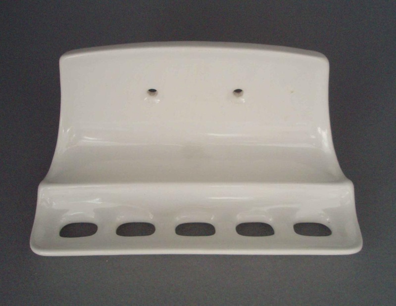 Toothbrush holder; Crown Lynn Technical Ceramics Limited; 1968-1988; 2008.1.1349