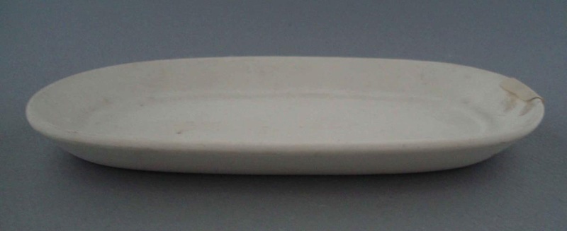 Butter dish - bisque; Crown Lynn Potteries Limited; 1971-1985; 2009.1.1087 Butter dish - bisque; Crown Lynn Potteries Limited; 1971-1985; 2009.1.1087
