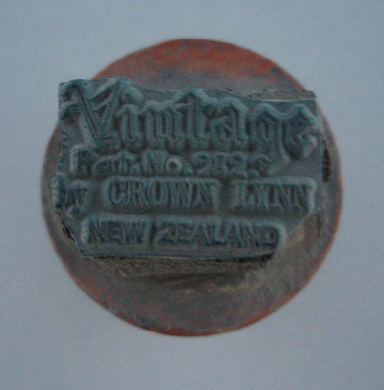 Backstamp - Vintage; Crown Lynn Potteries Limited; 1967-1975; 2008.1.2075