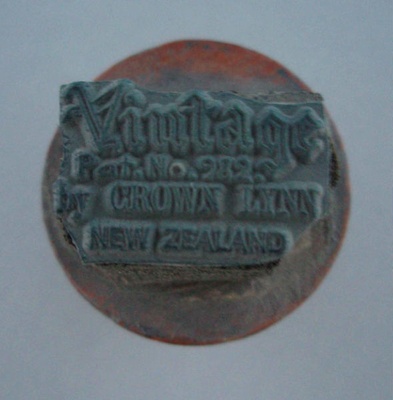 Backstamp - Vintage; Crown Lynn Potteries Limited; 1967-1975; 2008.1.2075